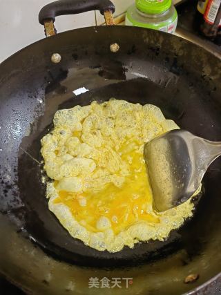 鸡蛋青椒炒嫩南瓜的做法步骤：4