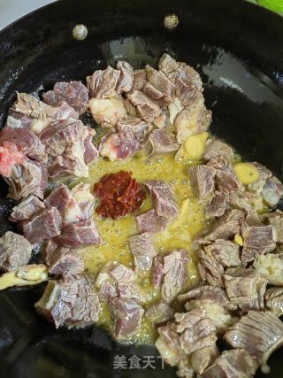 土豆烧牛肉的做法步骤：4