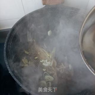 绿豆芽炖鲫鱼的做法步骤：8