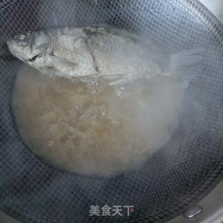 绿豆芽炖鲫鱼的做法步骤：12