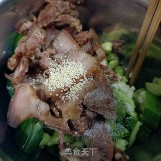 黄瓜拌猪头肉的做法步骤：6