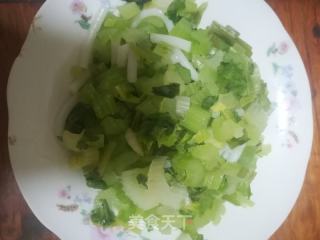 芹菜羊肉炒米粉的做法步骤：2