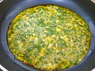 小根蒜鸡蛋饼的做法步骤：6
