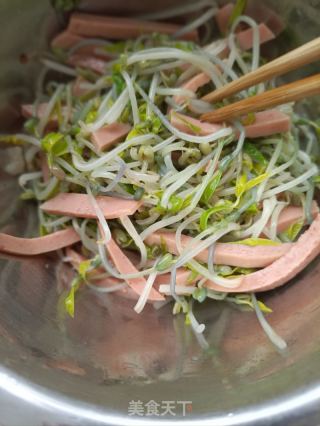 午餐肉拌绿豆芽的做法步骤：12
