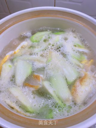 虾仁裙带丝瓜汤的做法步骤：5