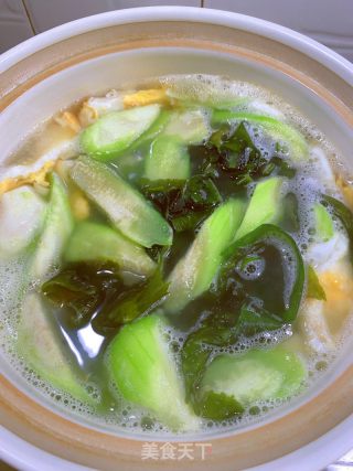 虾仁裙带丝瓜汤的做法步骤：6