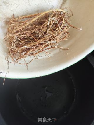 五指毛桃玉米猪骨汤的做法步骤：3