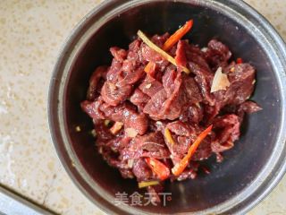青椒炒牛肉的做法步骤：5