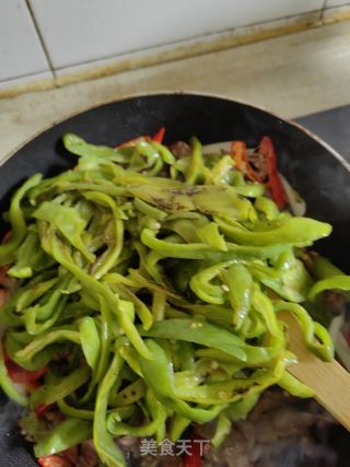 青椒炒牛肉的做法步骤：11