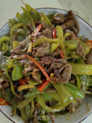 青椒炒牛肉的做法步骤：13