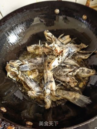 香辣黄辣丁的做法步骤：1