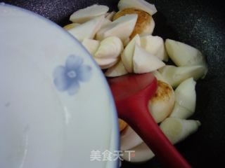 虎皮鸡蛋烧茭白的做法步骤：6