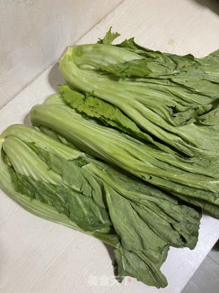 腌酸菜的做法步骤：1