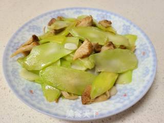 猴头菇炒莴笋片的做法步骤：6