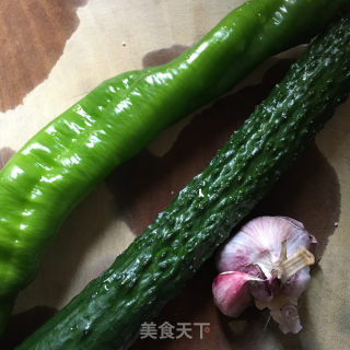 凉拌黄瓜片的做法步骤：1