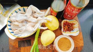 牛蛙炖土豆的做法步骤：1