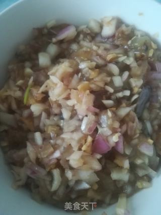 包包菜虾仁饺子的做法步骤：1