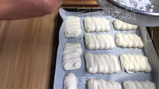 抹茶达克瓦兹，香脆外皮，清新抹茶奶油，甜蜜红豆沙，多层次的美妙味道，在口中释放出。的做法步骤：8