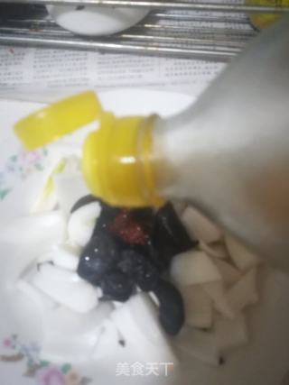 木耳拌皮芽子的做法步骤：4