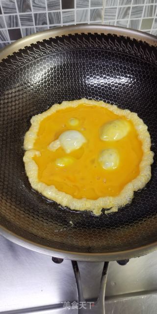 番茄鸡蛋炒饭的做法步骤：2