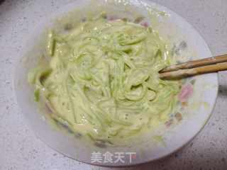 莴笋丝鸡蛋煎饼的做法步骤：3