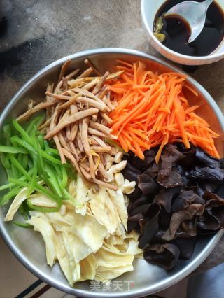 五色凉拌菜的做法步骤：7