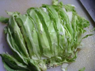 肉丝茭白牛心菜炒荞麦面的做法步骤：2