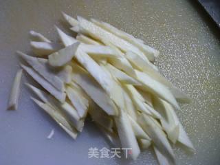 肉丝茭白牛心菜炒荞麦面的做法步骤：4