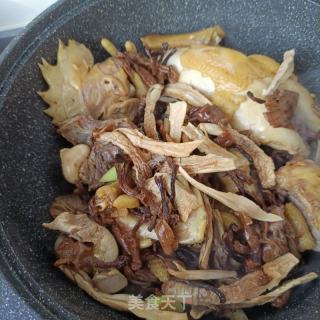 公鸡炖菌菇的做法步骤：15