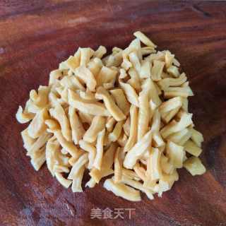 五花肉焖萝卜干的做法步骤：3
