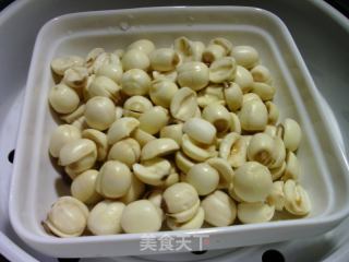 糖拌莲子的做法步骤：4