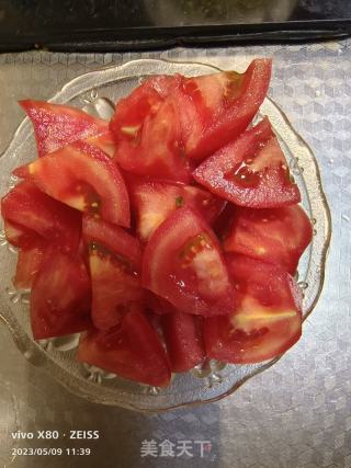 蚕豆米炒西红柿鸡蛋的做法步骤：1