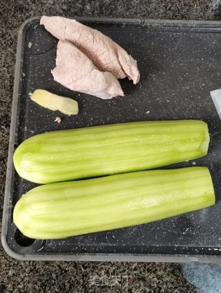 西葫芦炒肉丝的做法步骤：1