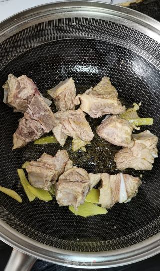 红烧排骨的做法步骤：3