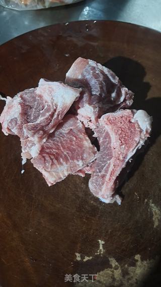花生莲藕猪骨汤的做法步骤：3