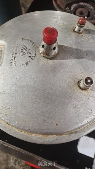 花生莲藕猪骨汤的做法步骤：6