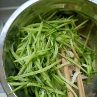 黄瓜粉皮拌鸡胸肉的做法步骤：11