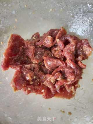 生菜牛肉拌饭的做法步骤：2