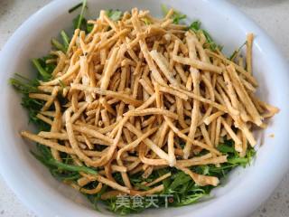 苦菊拌馓子的做法步骤：8