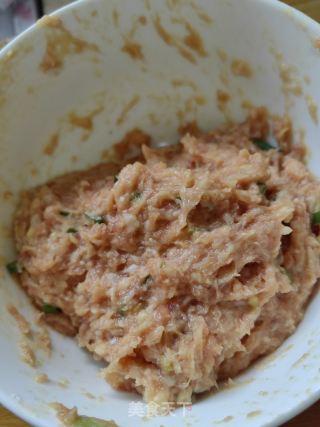 清汤肉丸子的做法步骤：2