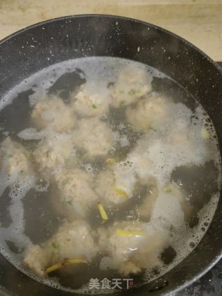 清汤肉丸子的做法步骤：4