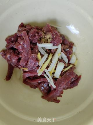 嫩椒炒牛肉的做法步骤：6