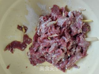 嫩椒炒牛肉的做法步骤：7