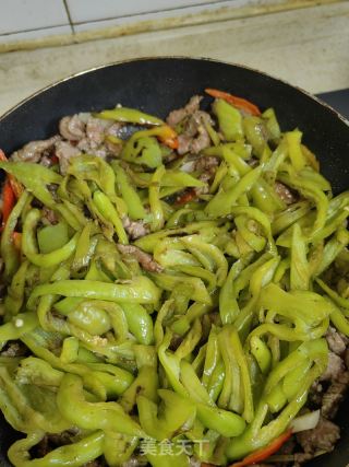 嫩椒炒牛肉的做法步骤：13