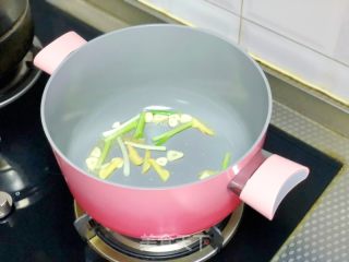 上汤娃娃菜的做法步骤：2