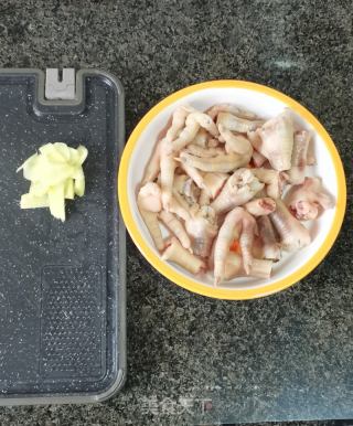 红烧鸡爪的做法步骤：3