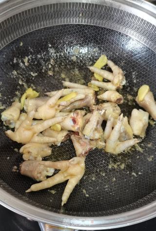 红烧鸡爪的做法步骤：5
