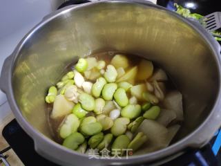 蚕豆土豆排骨汤的做法步骤：7