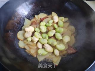 酱肉炒蚕豆土豆的做法步骤：6