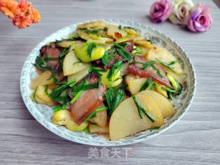 酱肉炒蚕豆土豆的做法步骤：8
